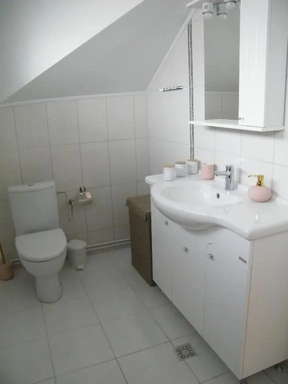 Iarca Cottage