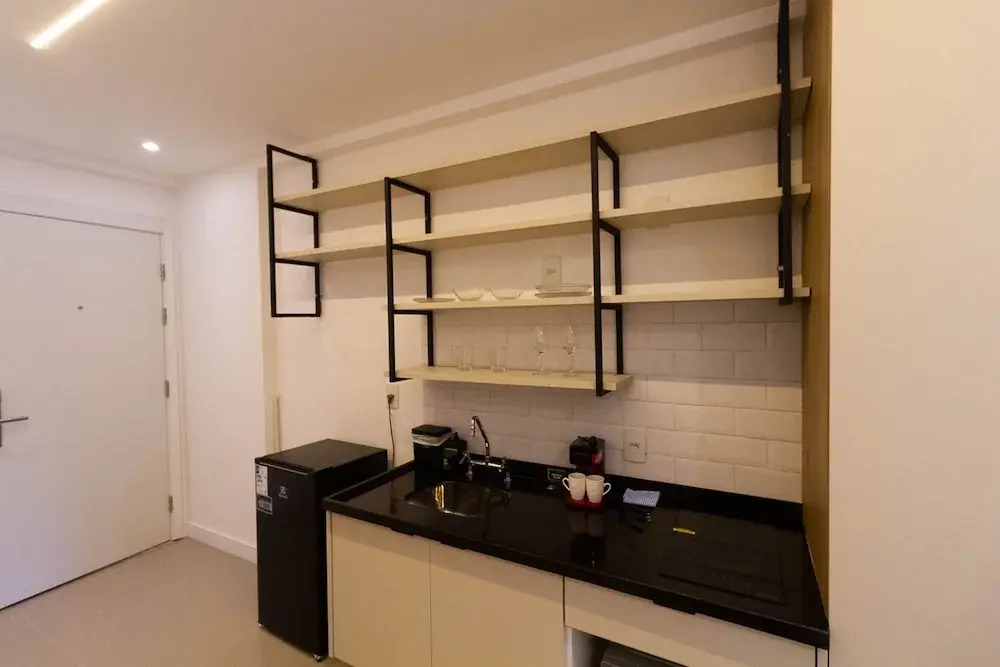 Studio com Varanda a 280m do Metr Vila Madalena