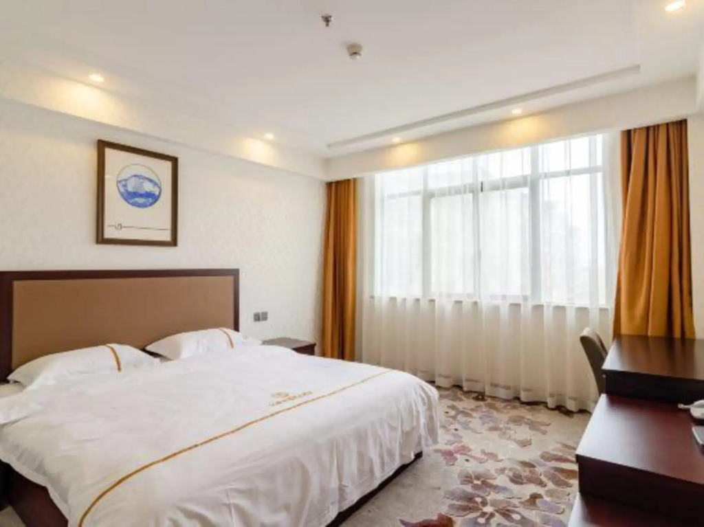 Avis International Hotel