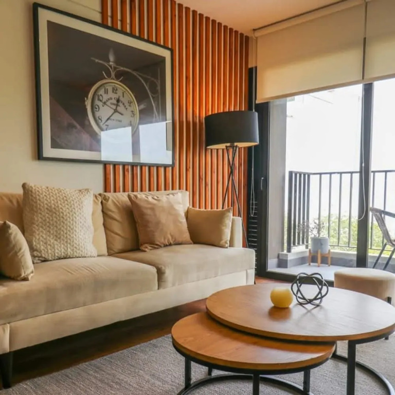 w Fascinating 1BR With Balcony in Miraflores