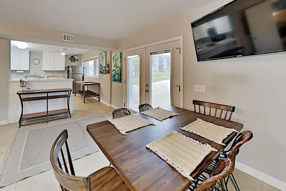 2-unit Ocean-view Hideaway W/ Fenced Backyard 4 Bedroom Duplex