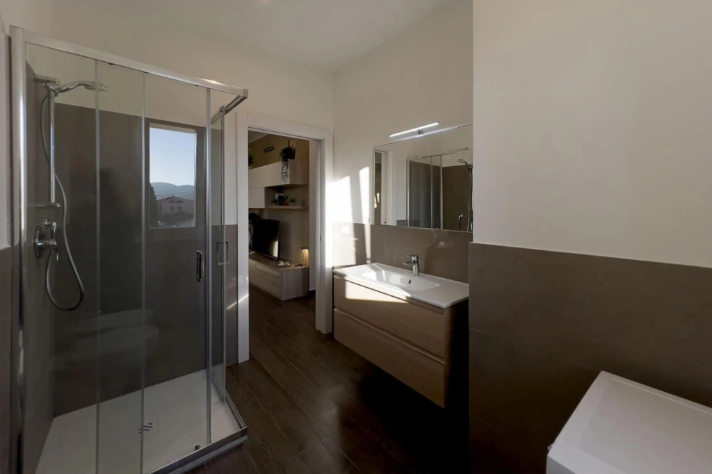 Smeraldo design apartment 6 beds near the center of Portoferraio and all services-SMERALDO