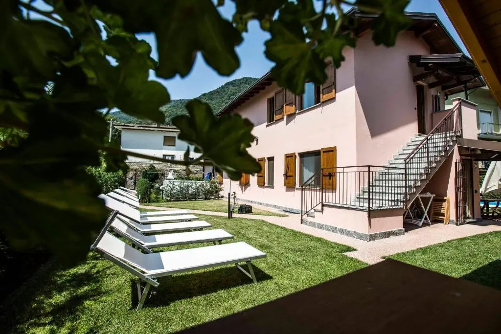 Lauras Holiday House on Como Lake