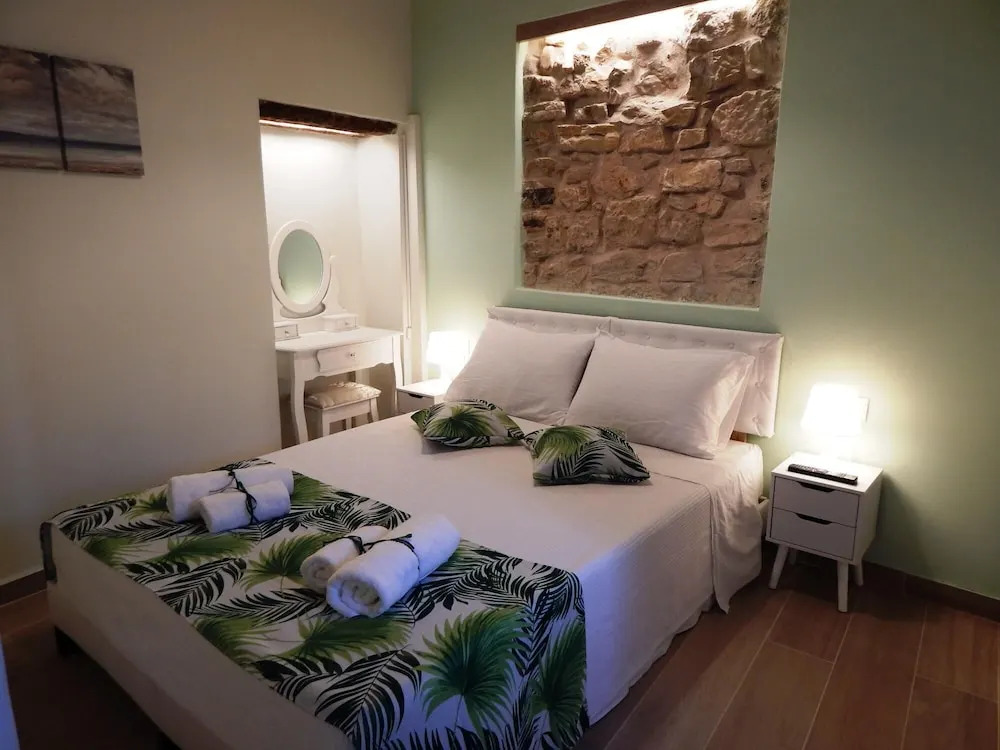 Sole Apartments - Near Corfu Port