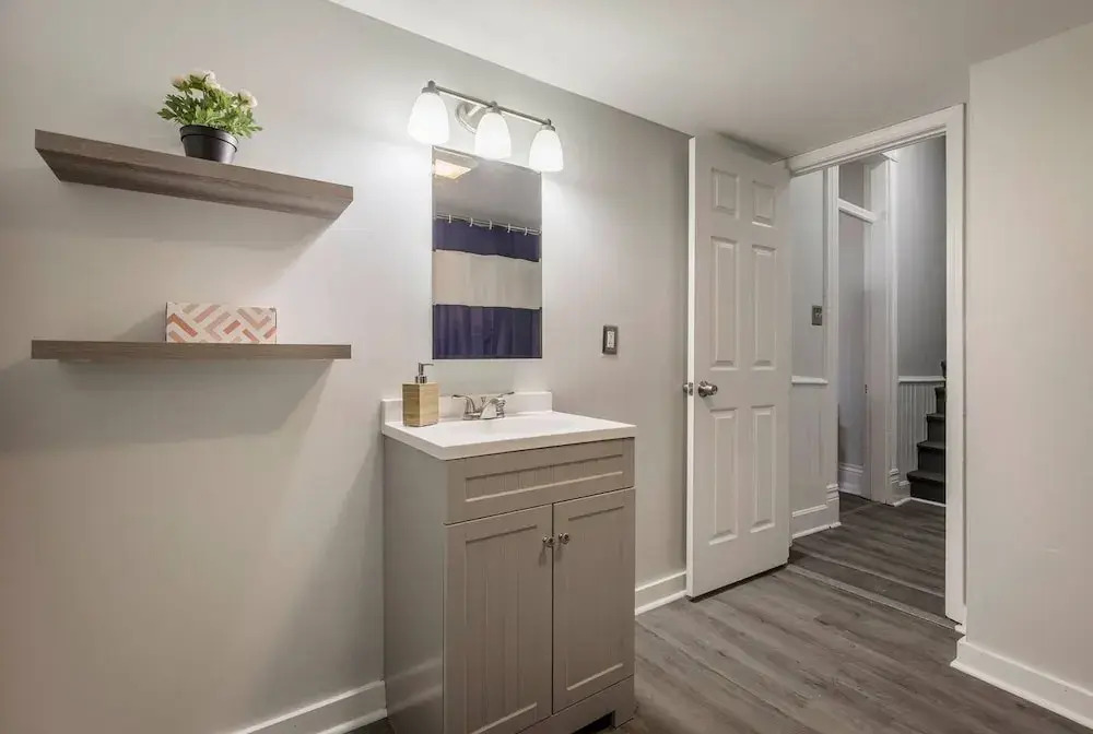 Louisville Dream House 4BR/2BA  by CozySuites