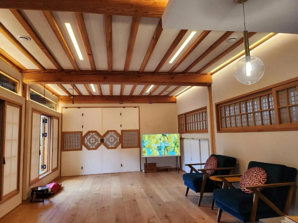 IRIRU Boutique Guesthouse - Hanok Korean traditional house