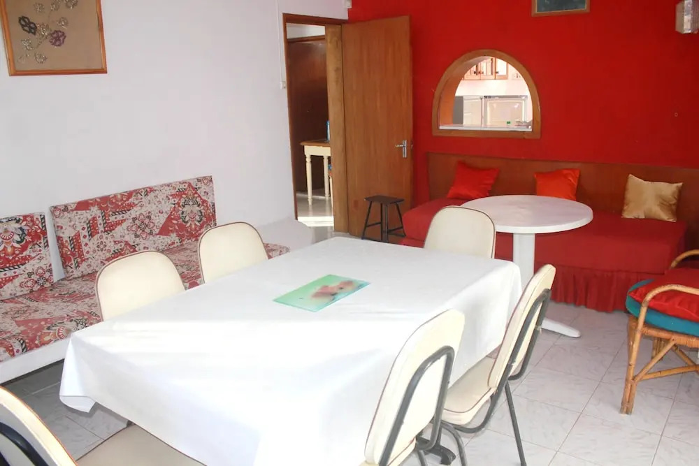 Apartment With 2 Bedrooms in Pereybere, With Enclosed Garden and Wifi