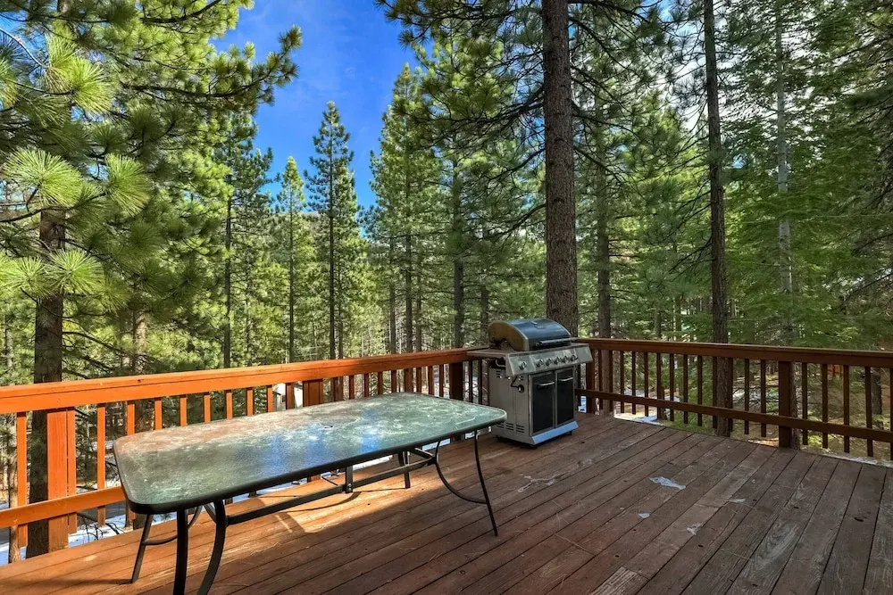 Nestled Pines Retreat Hot Tub, Pool Tahoe, Foosball, +more!
