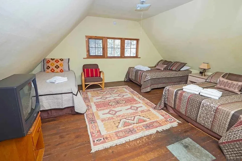 3901 Azure Avenue 2 Bedroom Cabin