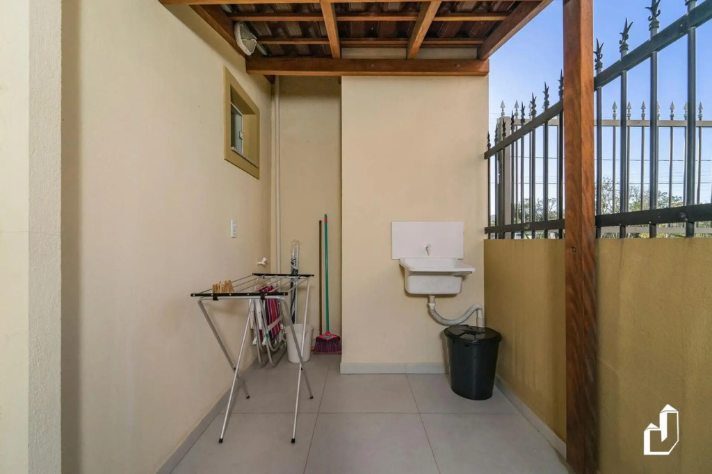 Casa Térrea Com 02 Dormitórios