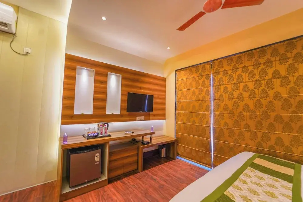 Shiv Rudraksh Resort, Near Assi Ghat
