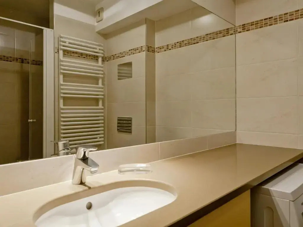 Appartement La Tania, 3 pièces, 8 personnes - FR-1-513-37