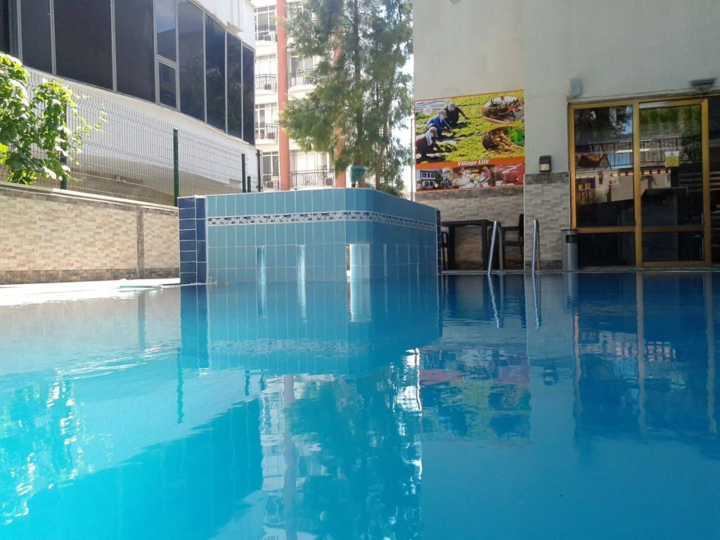 Saturn Hotel