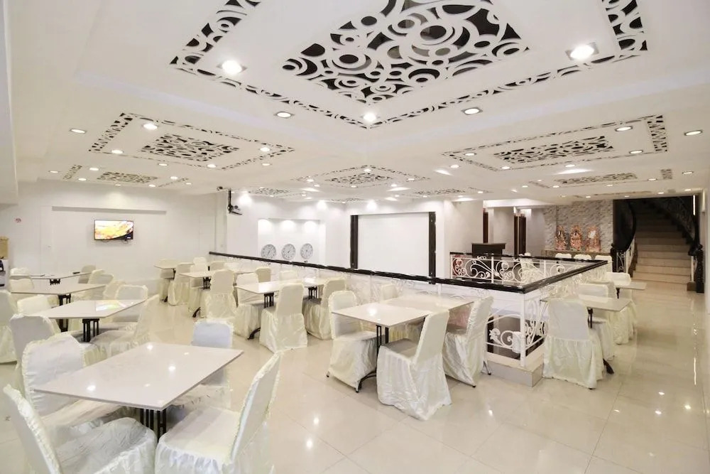 Airy Thamrin Gandhi Medan