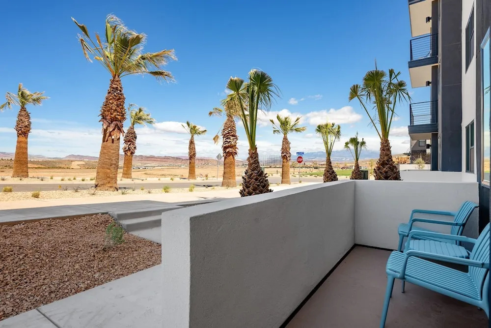 Desert Oasis 3 Bedroom Condo