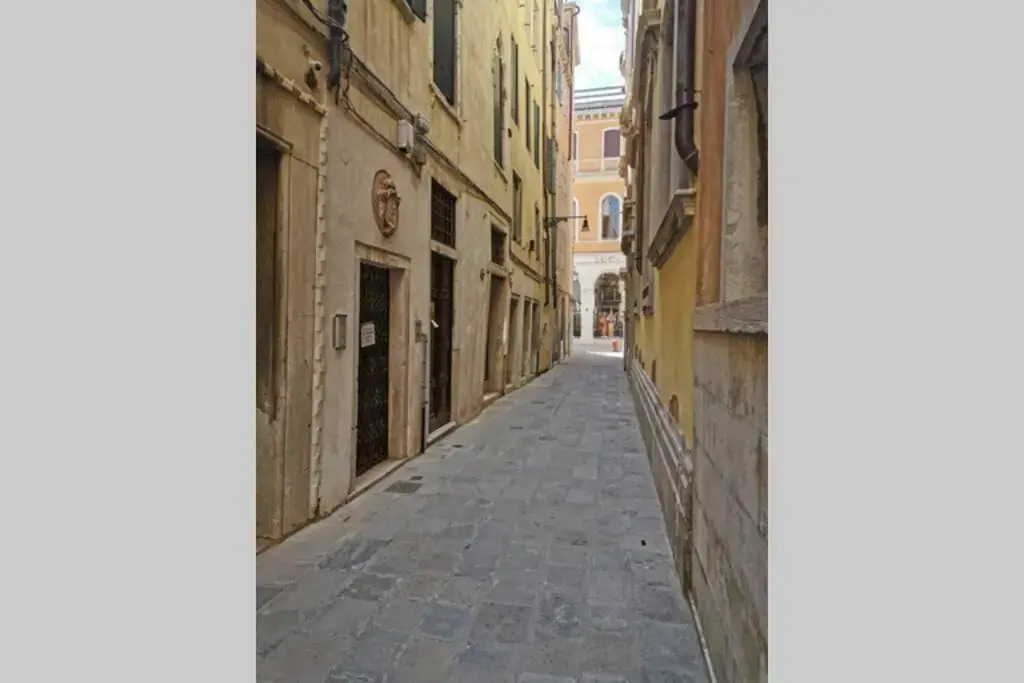 San Marco Square WI-FI fibra in the fashion district 493
