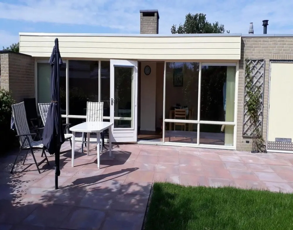 Bungalow With South-facing Garden