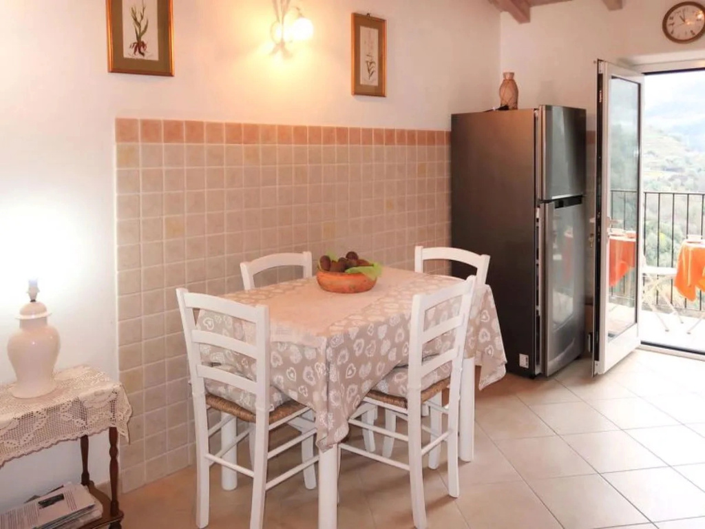 House Reanna Apricale