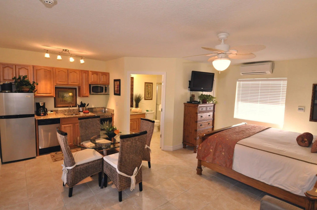 Tropical Beach Resorts - Sarasota