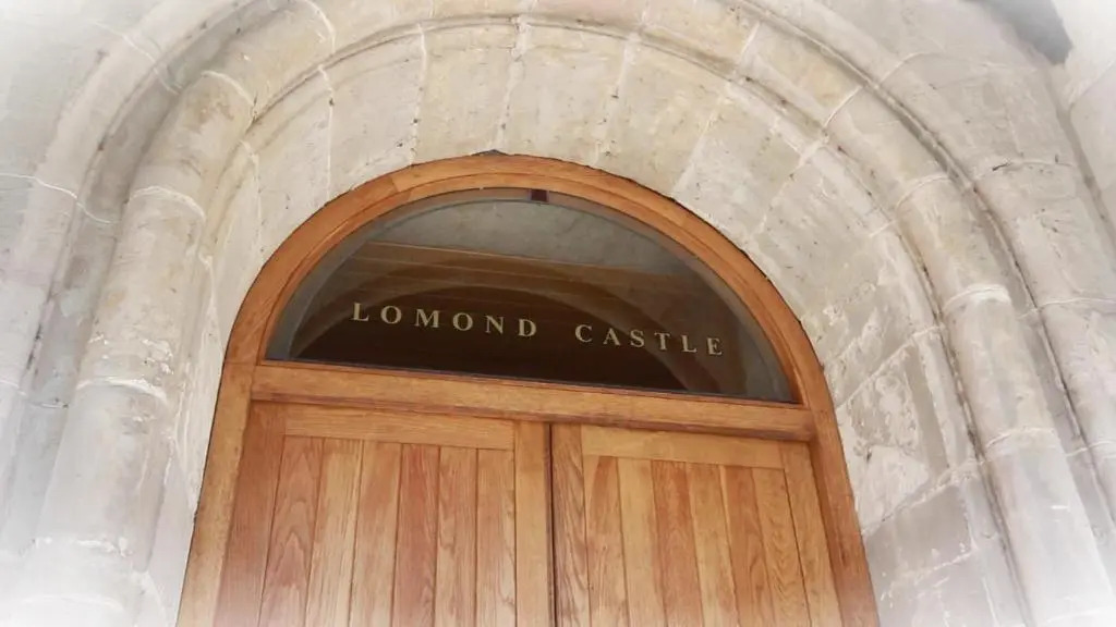 The Pipers No 7 Lomond Castle
