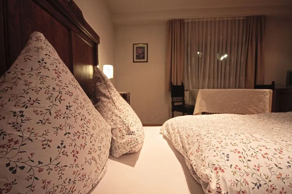 Land-Hotel Zum Schwan, Garni E-Ladestationen, Nähe Phantasialand Nähe Palmenparadies Euskirchen