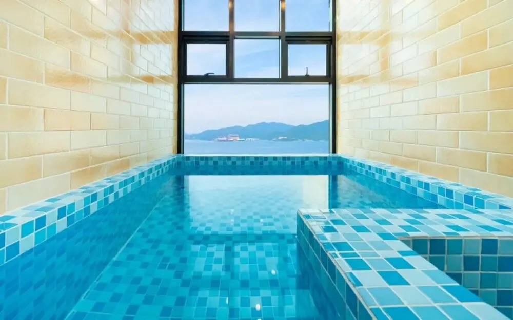 Geoje Sea and Blue Pool Villa