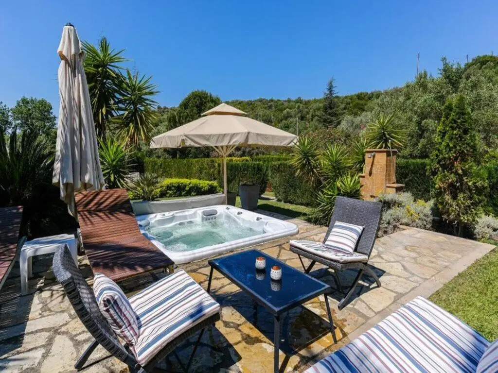 Escape to Paradise - Experience Luxury and Serenity at Villa Elina in Sithonia