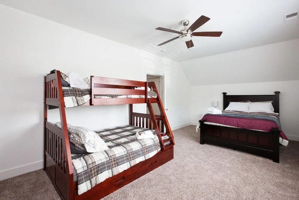 New Nashville House Near Downtown 4 Bedroom Home