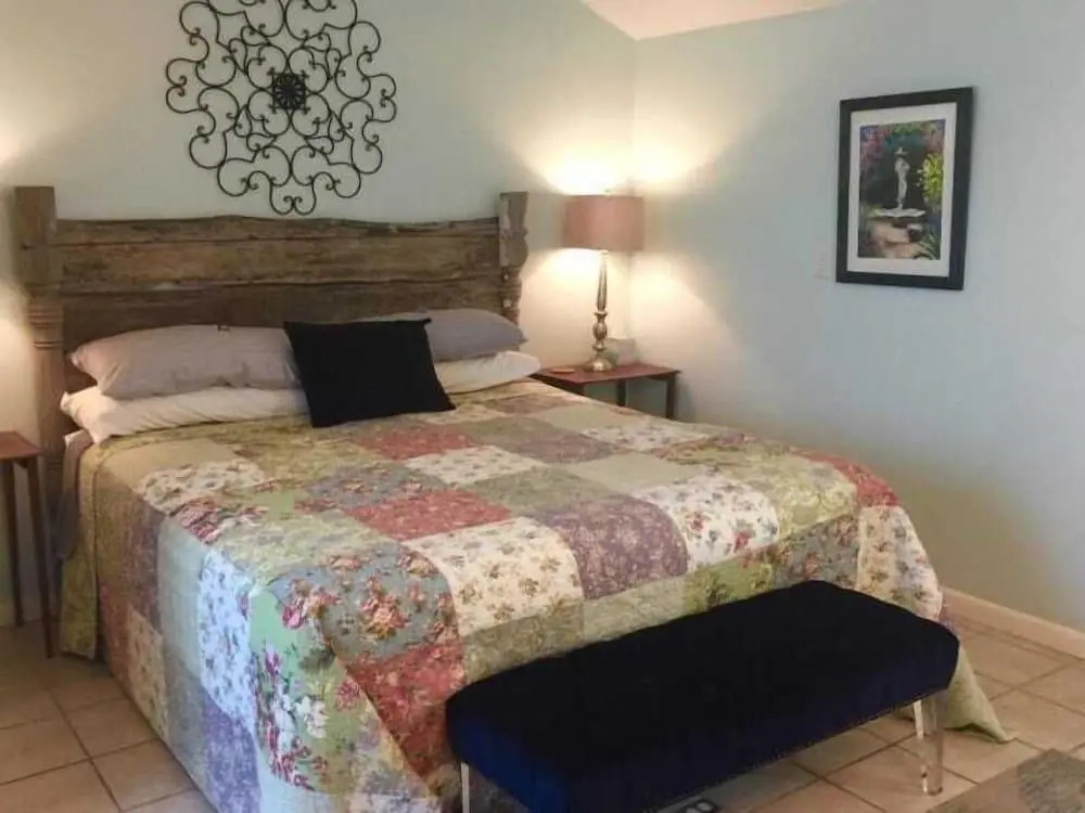 Chantilly Lace Country Inn - Bed And Breakfast - Adult Only