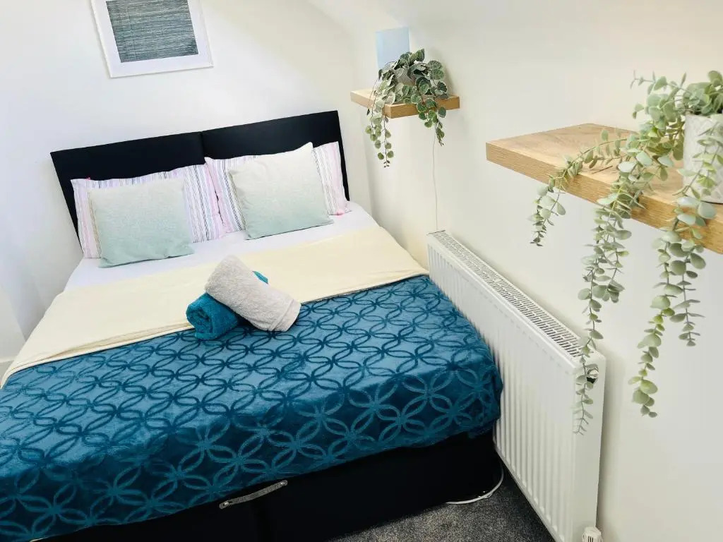 Modern Apartment, Castle View Rochester, England