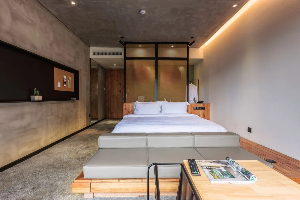 Zhangjiajie Yu Realm Hotel - Ancient Charm - Modern Luxury - Your Perfect Journey - A single pick-up or drop-off