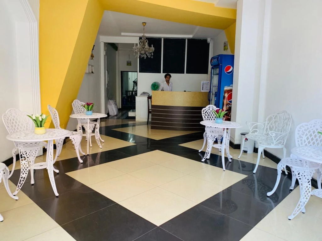 New iHouse Hotel - Hostel