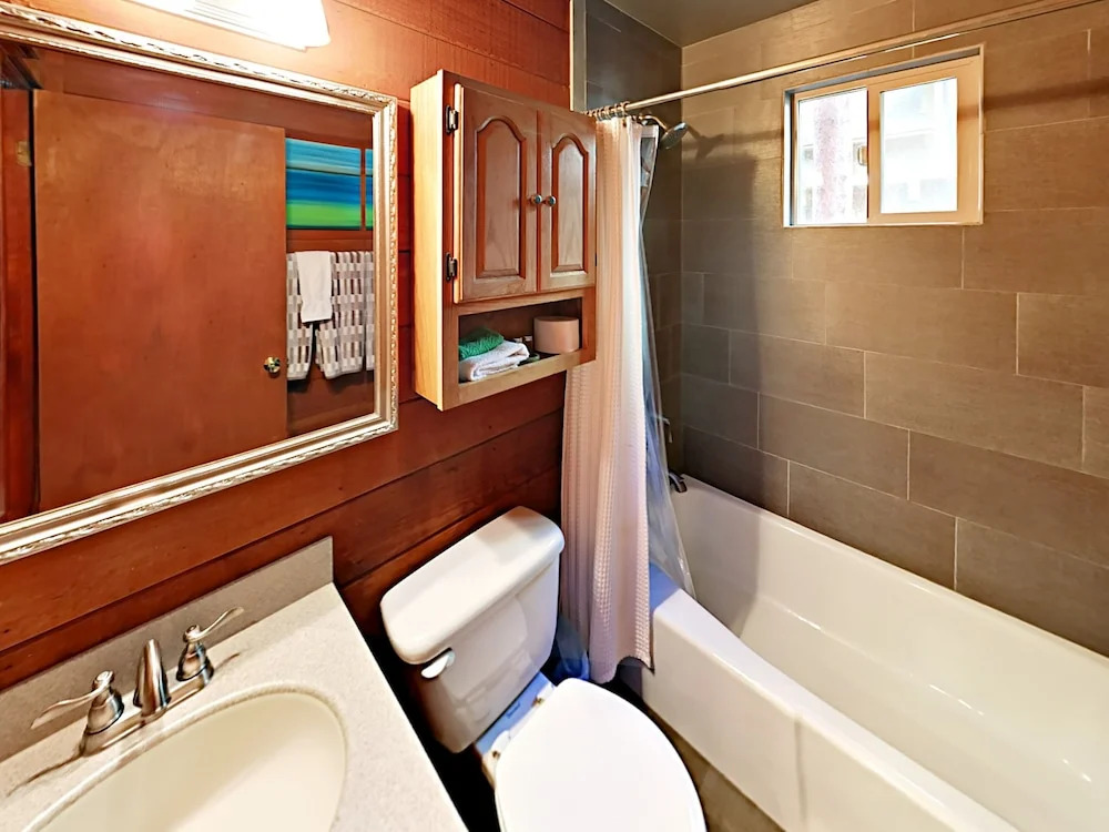 2260 Arizona Avenue Home 4 Bedrooms 2 Bathrooms Home