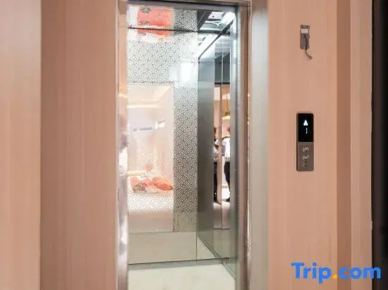 Hofete Hotel (Xishuangbanna Jinghong Gasa Airport Sunac International Resort Branch)