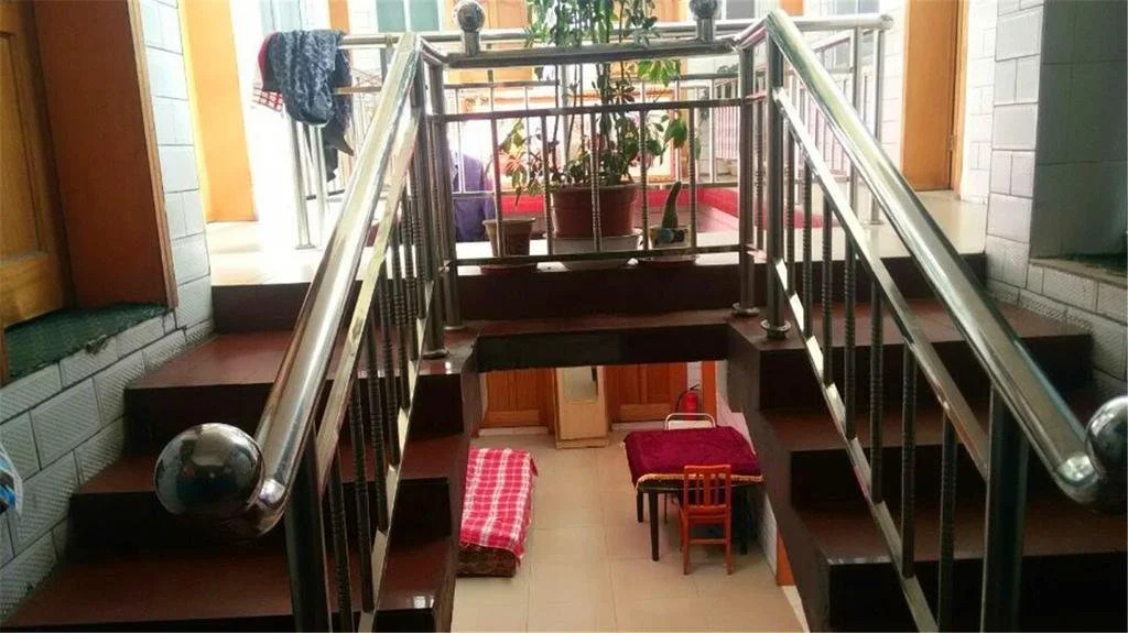 Xueyan Inn
