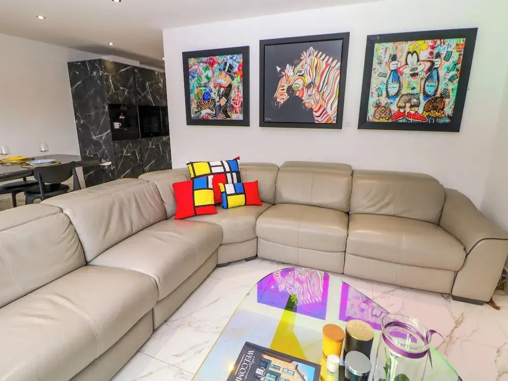 4 Rockcliffe Grange