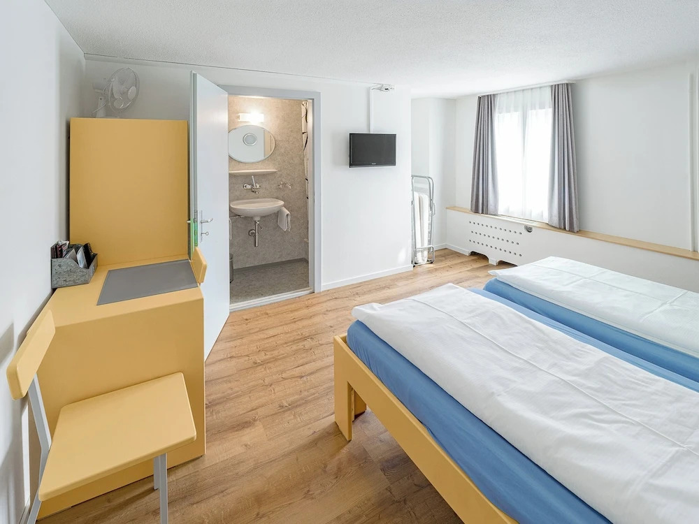 Hirschen Backpacker-Hotel & Pub