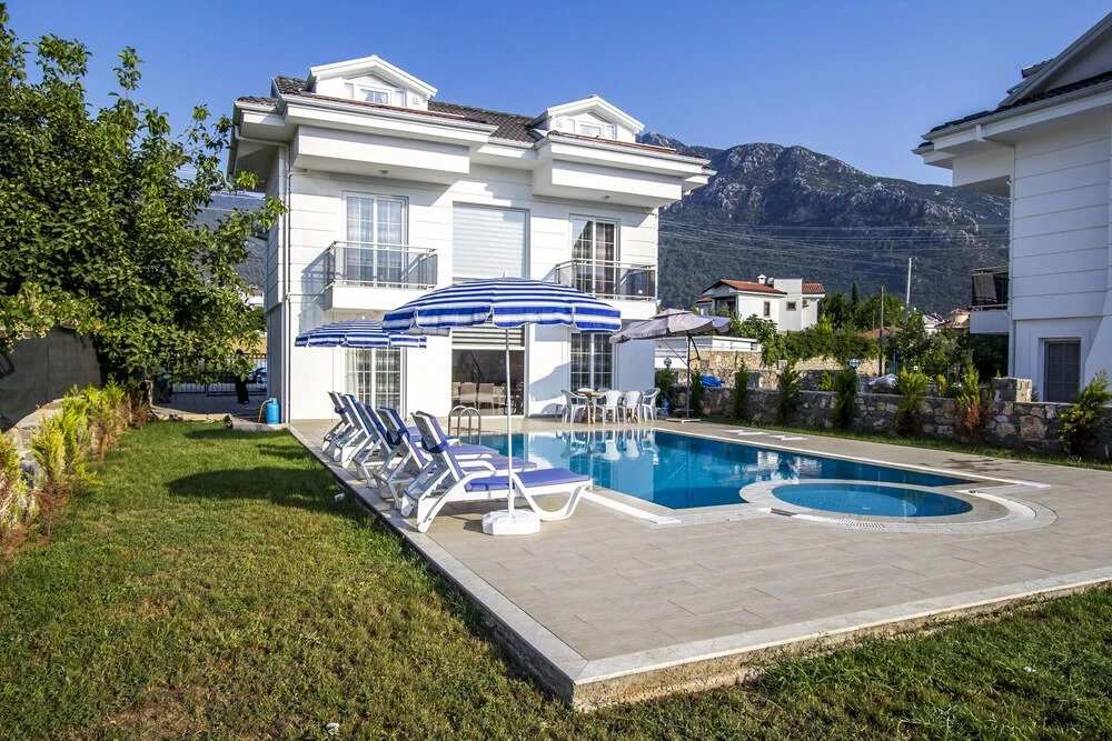 Villa Frezya by Villamnet