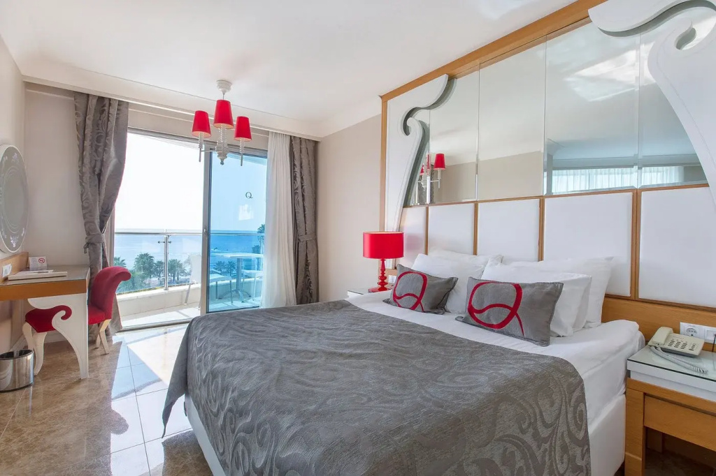 Отель Q Premium Resort