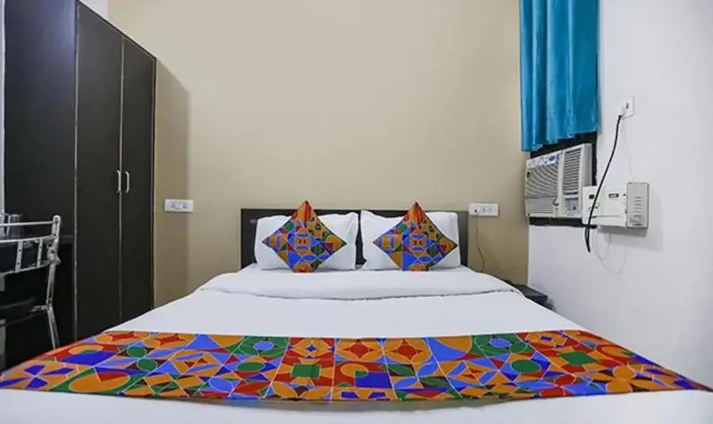 Lily Grand Hyderabad Gate by OYO Rooms