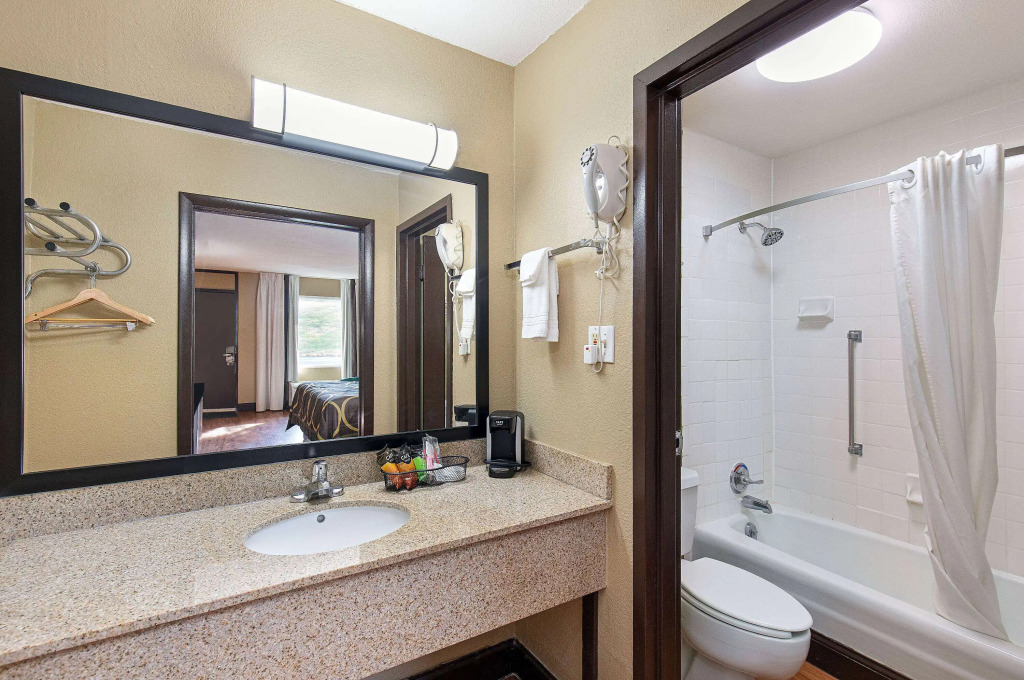 Super 8 by Wyndham Kingsport