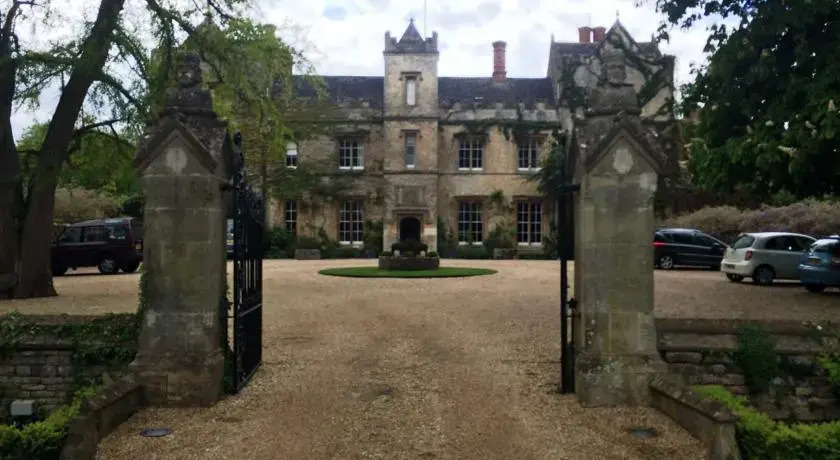 Weston Manor Hotel