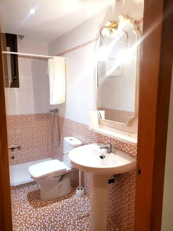 House With 3 Bedrooms in Carracedelo, With Enclosed Garden and Wifi