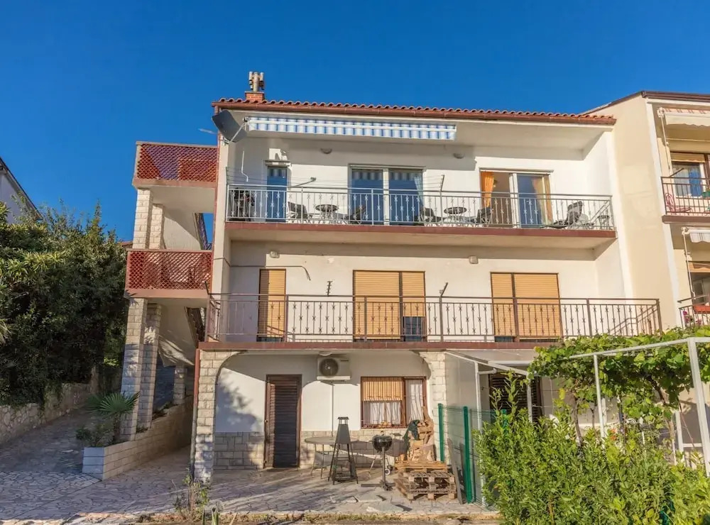 Spacious Novi Vinodolski Apartments With Terrace and Shared Pool