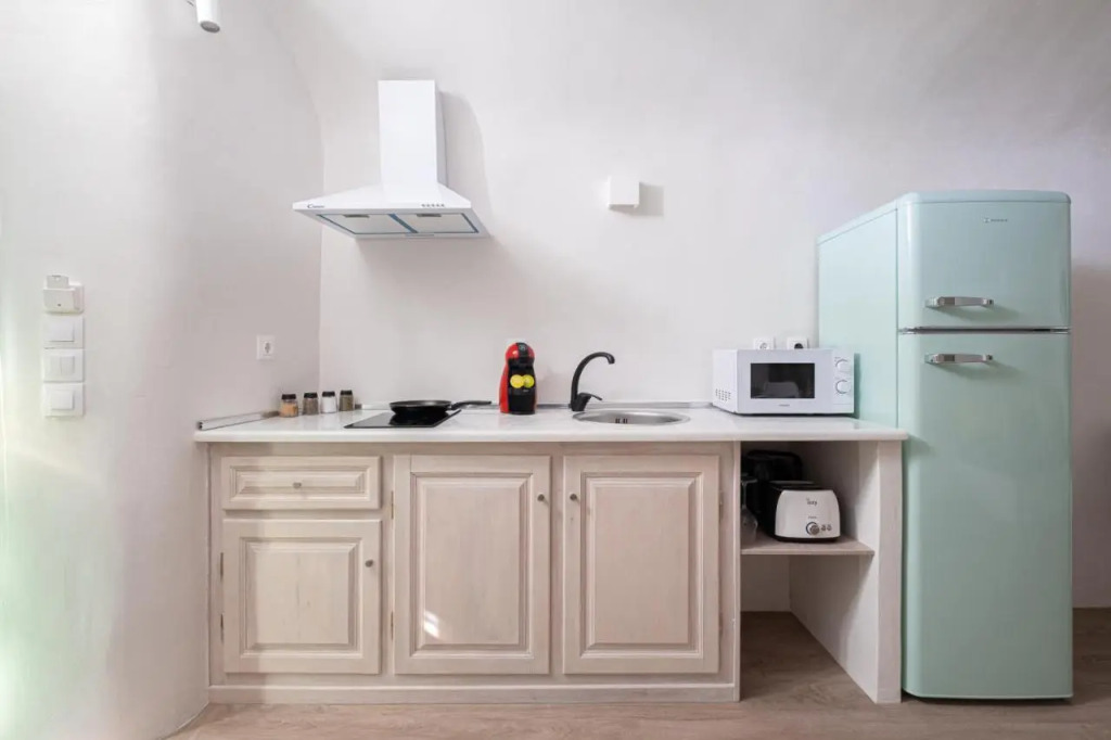 White Orchid Cave House & Studio