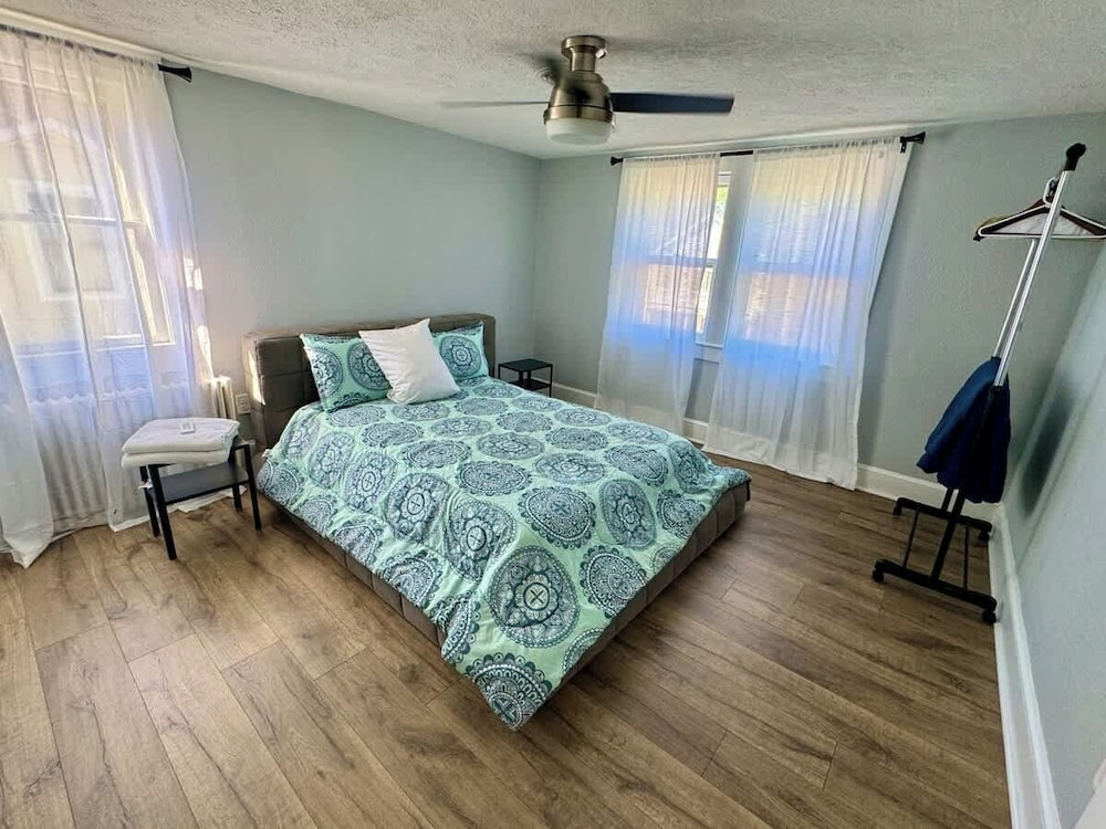 Solomons Island 6BR Family Getaway