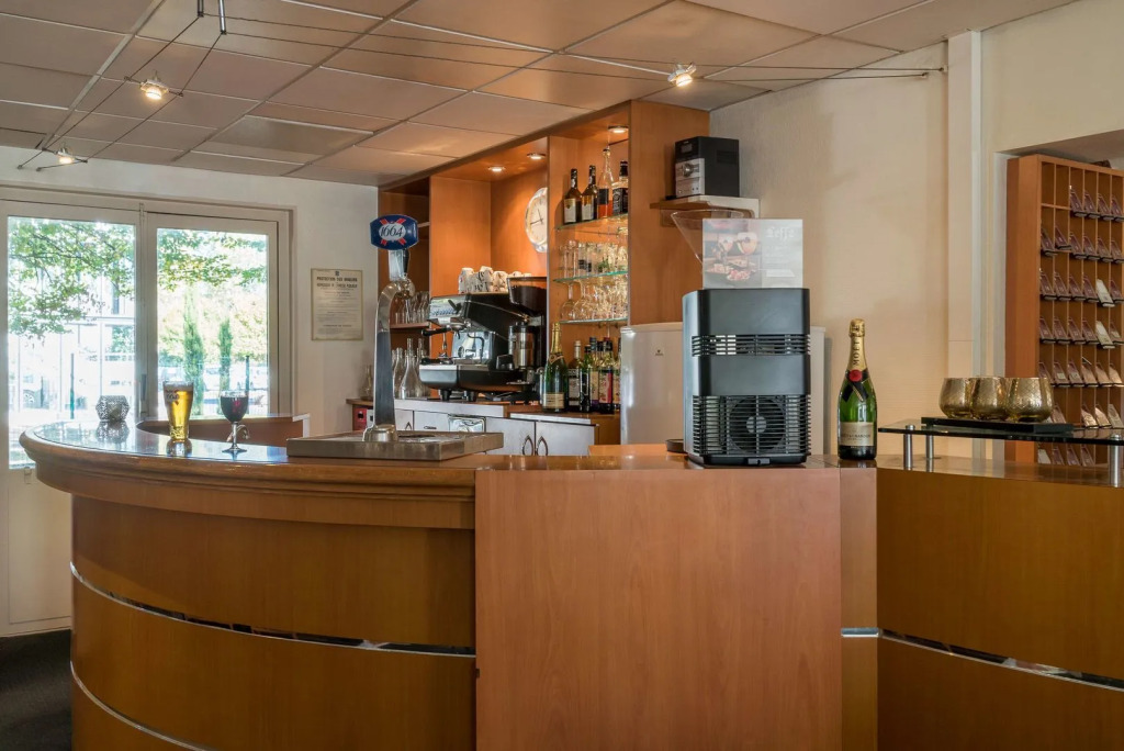 Hôtel Ambacia, Tours Sud