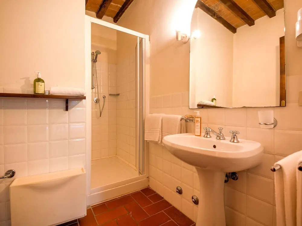 Luxurious Farmhouse in Capannoli With Pool