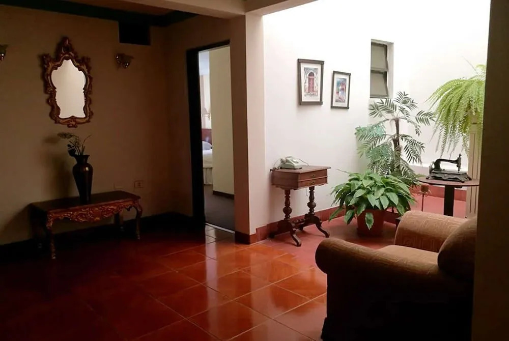 El Salvador Hotel