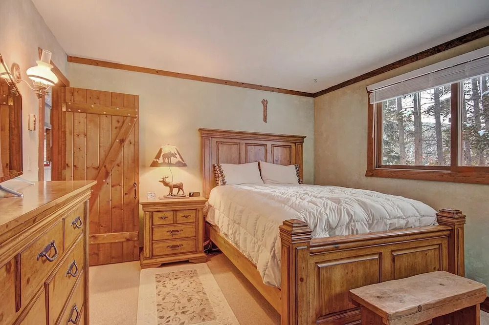 Whispering Pines - 4 Br Home